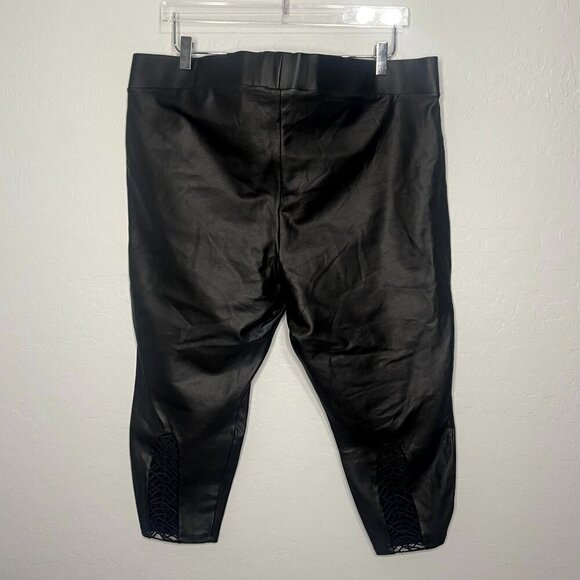 Torrid Faux Leather Black Cropped Leggings Lattice Calf NWOT 3 3X 22/24 #75 - Picture 4 of 4